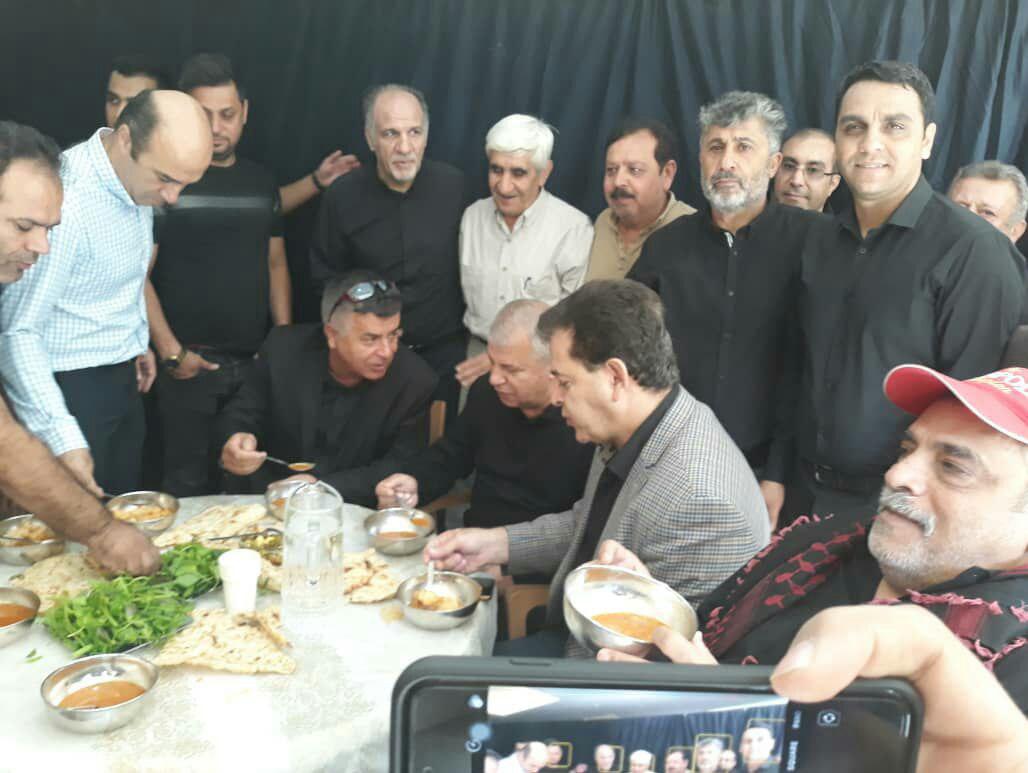 علی پروین و اهالی فوتبال در مراسم عزاداری اربعین حسینی