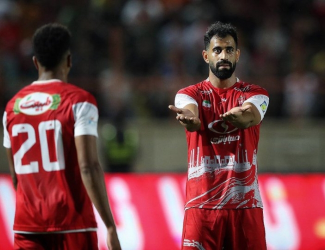 محمدحسین کنعانی‌ زادگان کاپیتان پرسپولیس مقابل سپاهان