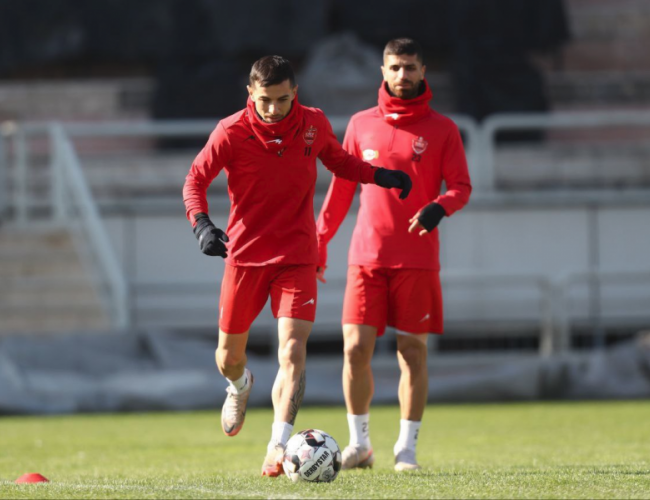 بازگشت میلاد سرلک به تمرینات گروهی پرسپولیس پیش از دیدار با سپاهان