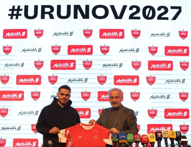 رضا درویش : تمدید با ارونوف درخواست هواداران پرسپولیس بود/ با بنیتز و کواچ مذاکره کردیم