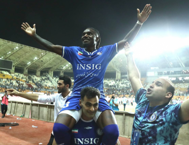 بعد از قلی زاده نوبت به بیفوما رسید/ استقلال به دنبال گزینه های پرسپولیس !