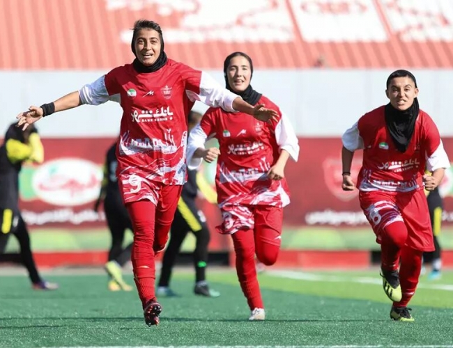 تیم زنان پرسپولیس در آستانه صعود به لیگ برتر فوتبال زنان