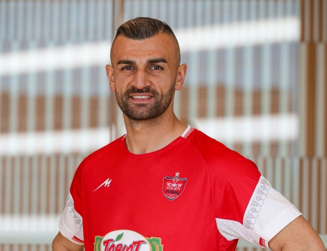 سردار دورسون با کیت پرسپولیس + عکس