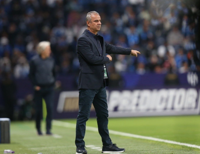 اسماعیل کارتال بعد از شکست پرسپولیس مقابل الهلال : باید واقع‌بین باشیم/ اشتباهات فردی زیادی داشتیم