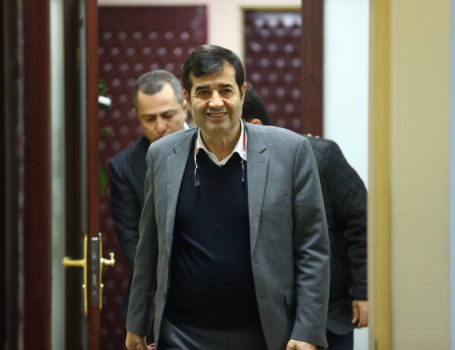 دنیامالی :  بازیکنان حق دارند تیمشان را ترک کنند/ بیرانوند اشتباه کرد اما توهین نکنید