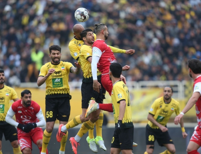 سپاهان 3 -  پرسپولیس 2 / حذف سرخ ها در نقش جهان با چاشنی اخراج