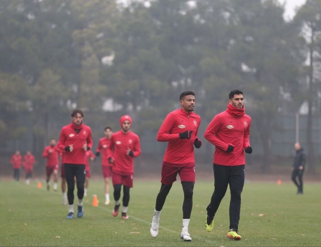  استوری مشترک بازیکنان پرسپولیس پیش از نبرد با النصر : کنار هم می‌جنگیم! + عکس