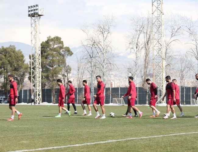 آخرین وضعیت مصدومان پرسپولیس برای دیدار مقابل آلومینیوم و دربی ۱۰۵ 