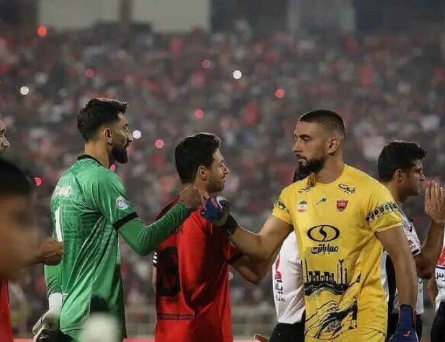 گمانه‌زنی‌ها درباره جدایی آلکسی گندوز از پرسپولیس