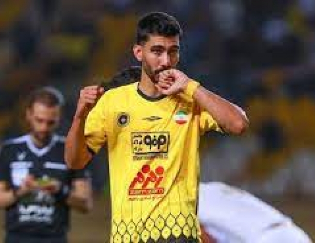 پرسپولیس به دنبال شکار رضا شکاری از سپاهان 