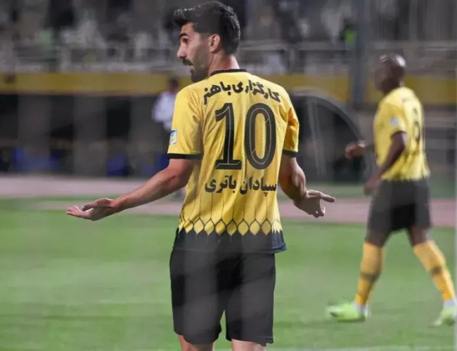 مذاکرات پرسپولیس با رضا شکاری ؛ در انتظار تصمیم نهایی بازیکن سپاهان