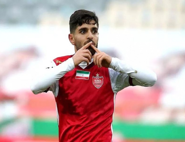 محمد عمری در آستانه تمدید طولانی‌مدت با پرسپولیس