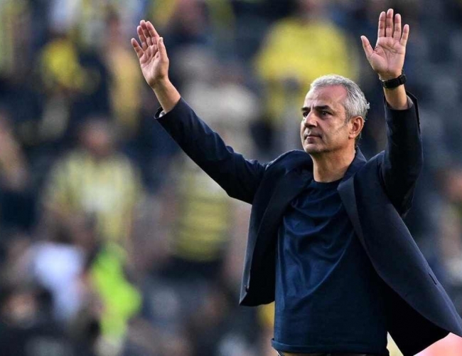 پرسپولیس با آرامش و قدرت به سوی فصل آینده؛ کارتال در جمع سرخ‌ها ماندنی است