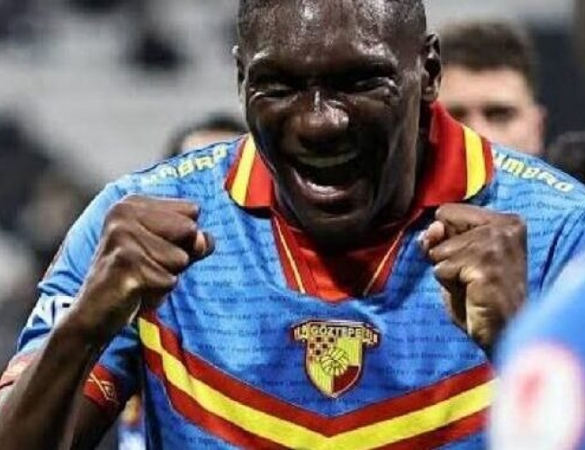 پرسپولیس خبر علاقه به مدافع برزیلی، هلیتون، را تکذیب کرد