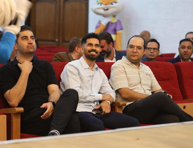 حضور ستاره‌های پرسپولیس در کنار کودکان سرطانی در روز مبعث