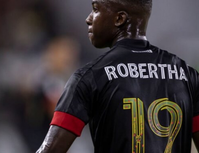 لوییس در آستانه عقد قرارداد با پرسپولیس ، روبرتا در انتظار چراغ سبز هاشمیان