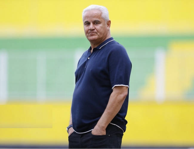 فرشاد پیوس : پرسپولیس باید با دو مهاجم بازی کند