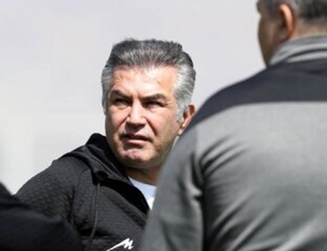 گلایه حمید استیلی و حضور چهره‌های شاخص پرسپولیس در مراسم خاکسپاری منوچهر شفقتیان