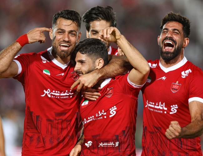 پرسپولیس  2 - ذوب آهن 0 / هلی کوپتر سرخ ها بالاخره به پرواز درآمد | 