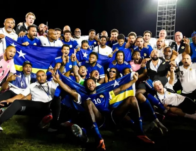 لوکادیا ؛ بازیکنی که هلند را از دست داد اما با کوراسائو به رؤیای جام جهانی رسید