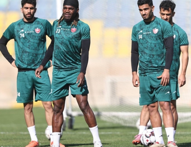 احتمال غیبت بیفوما در ترکیب اصلی پرسپولیس مقابل شمس آذر