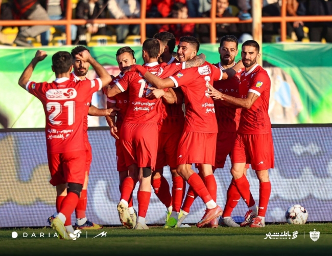 شمس آذر 1 - پرسپولیس 2 / سرخ ها با صدرنشینی موقت به دربی رسیدند