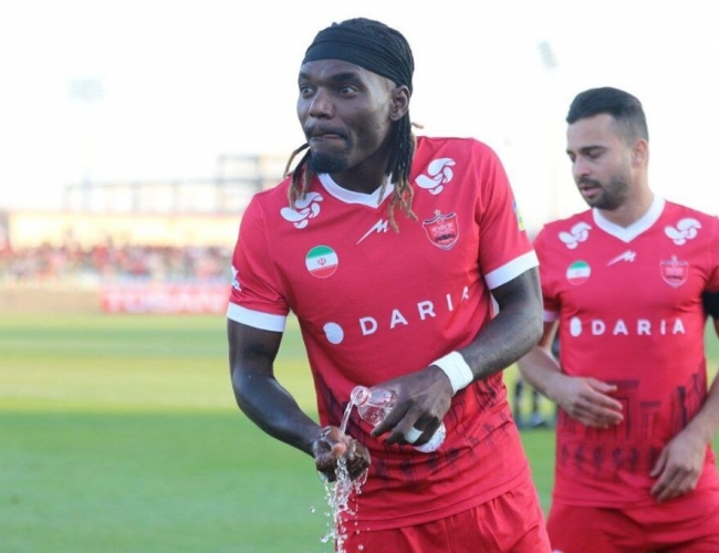 بیفوما : دلال‌ها می‌خواهند من را از پرسپولیس فراری دهند