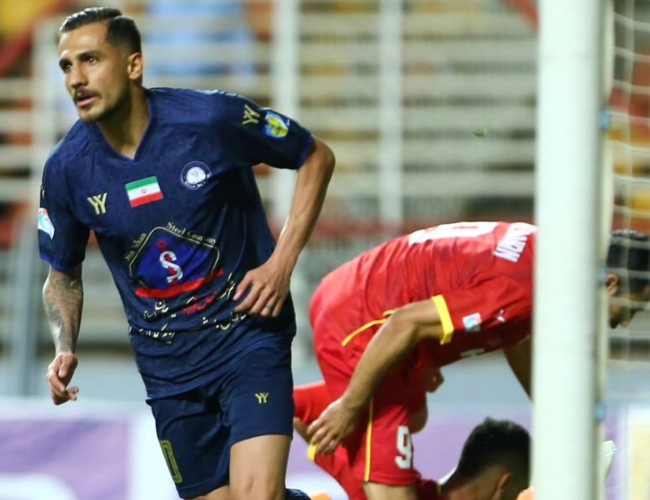 راست‌های گل‌گهر در لیست قرمزها؛ پرسپولیس برای 2 بازیکن نامه زد