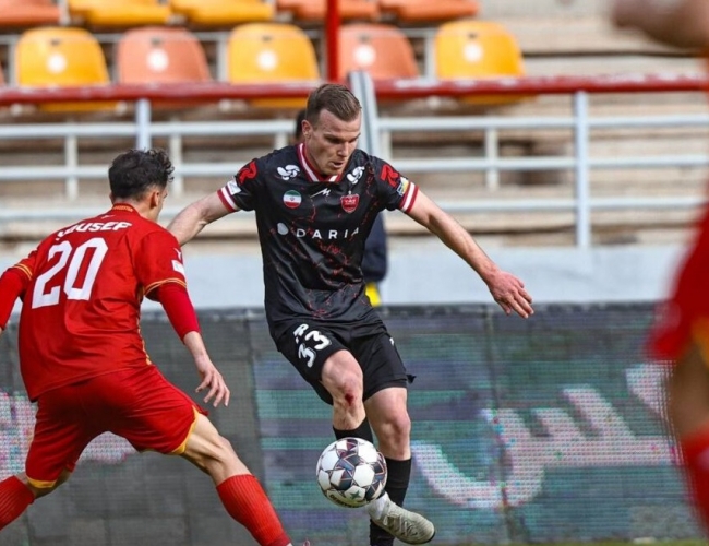 اولین نمایش دنیل گرا زیر ذره‌بین