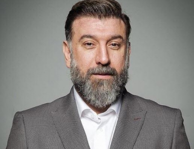 سالگرد علی انصاریان در سکوت؛ خانواده ستاره فقید بر سر مزارش حاضر شدند