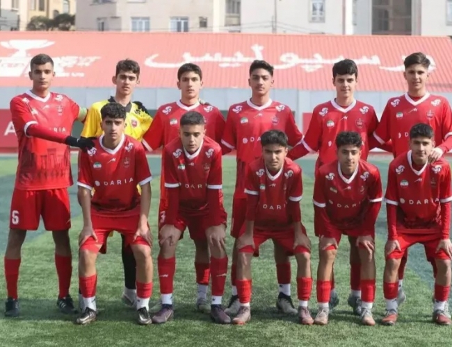 دبل قهرمانی در آکادمی سرخ؛ نوجوانان پرسپولیس جام را در درفشی‌فر بالای سر بردند