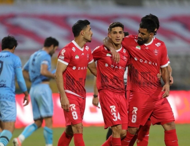 مهدوی: جاده صدرنشینی برای پرسپولیس صاف شد/ اوسمار نباید هدیه تراکتور را پس بفرستد