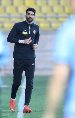 علیرضا بیرانوند همچنان امیدوار به کسب دستکش طلایی لیگ بیست و سوم