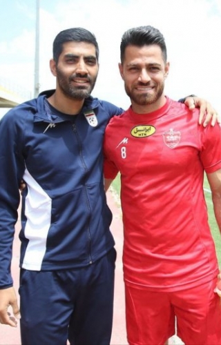 حضور محمد انصاری در ورزشگاه شهید کاظمی