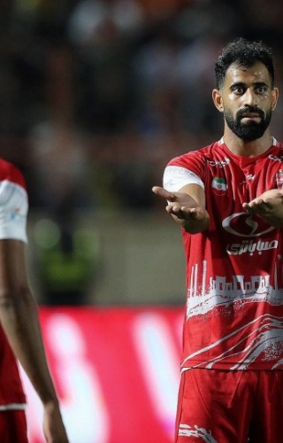 محمدحسین کنعانی‌ زادگان کاپیتان پرسپولیس مقابل سپاهان