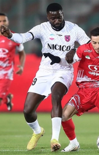 فرشاد احمدزاده : در پرسپولیس کم‌کاری معنی ندارد