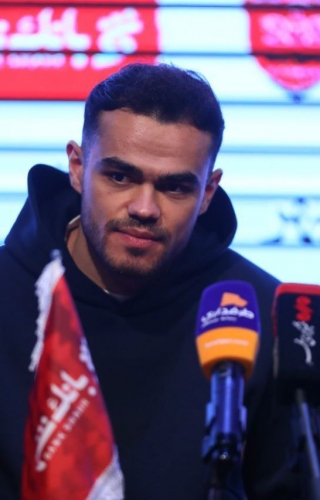 اوستون اورونوف : هواداران دلیل اصلی ماندنم در پرسپولیس بودند
