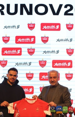 رضا درویش : تمدید با ارونوف درخواست هواداران پرسپولیس بود/ با بنیتز و کواچ مذاکره کردیم