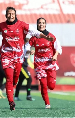 تیم زنان پرسپولیس در آستانه صعود به لیگ برتر فوتبال زنان