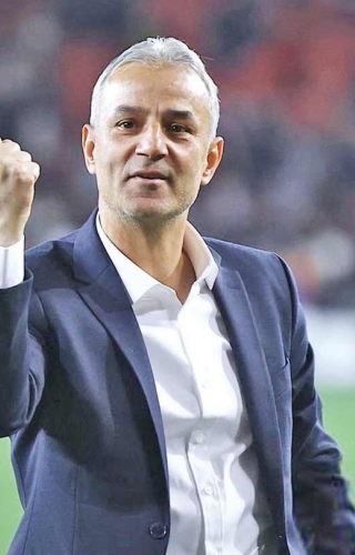 واکنش اسماعیل کارتال به برد پرسپولیس مقابل تراکتور