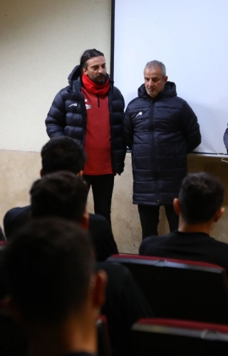 اسماعیل کارتال رسماً به عنوان سرمربی پرسپولیس معارفه شد