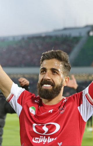 فرشاد فرجی ، ستاره دفاعی پرسپولیس در بازی مقابل تراکتور