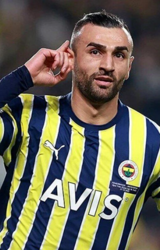 سردار دورسون به اردوی پرسپولیس اضافه شد/ شماره پیراهن خرید جدید سرخ ها مشخص شد