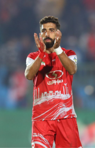 فرشاد فرجی با پیراهن پرسپولیس 100 تایی شد