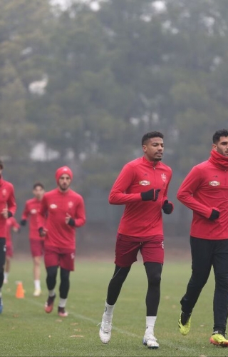  استوری مشترک بازیکنان پرسپولیس پیش از نبرد با النصر : کنار هم می‌جنگیم! + عکس