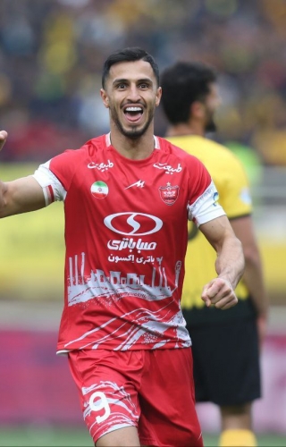 علی علیپور : اگر ۱۰ نفره نمی‌شدیم، بازی را نمی‌باختیم/ VAR علیه ما بود، باید مثل گلادیاتورها مقابل النصر بجنگیم