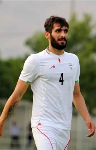 عارف آقاسی : توافق با پرسپولیس را تکذیب می‌کنم/ تمرکزم روی تیم ملی است