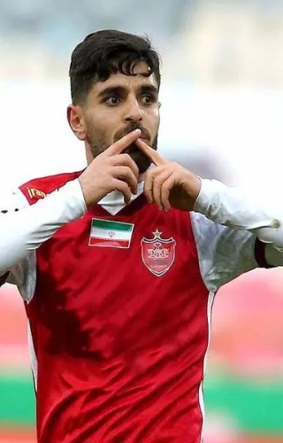 محمد عمری در آستانه تمدید طولانی‌مدت با پرسپولیس