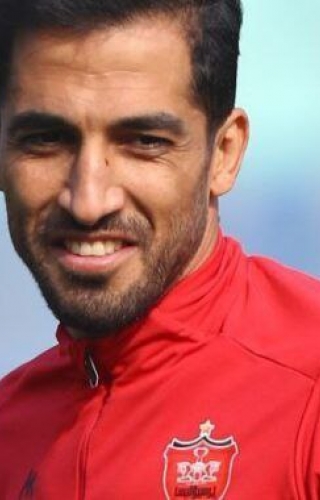 وحید امیری ، کاپیتان پرسپولیس ، فعلاً به پیشنهادهای شهرستانی پاسخ منفی داد