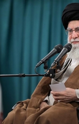 رهبر انقلاب: نیروهای مسلح، رژیم رذل صهیونیستی را بیچاره خواهند کرد